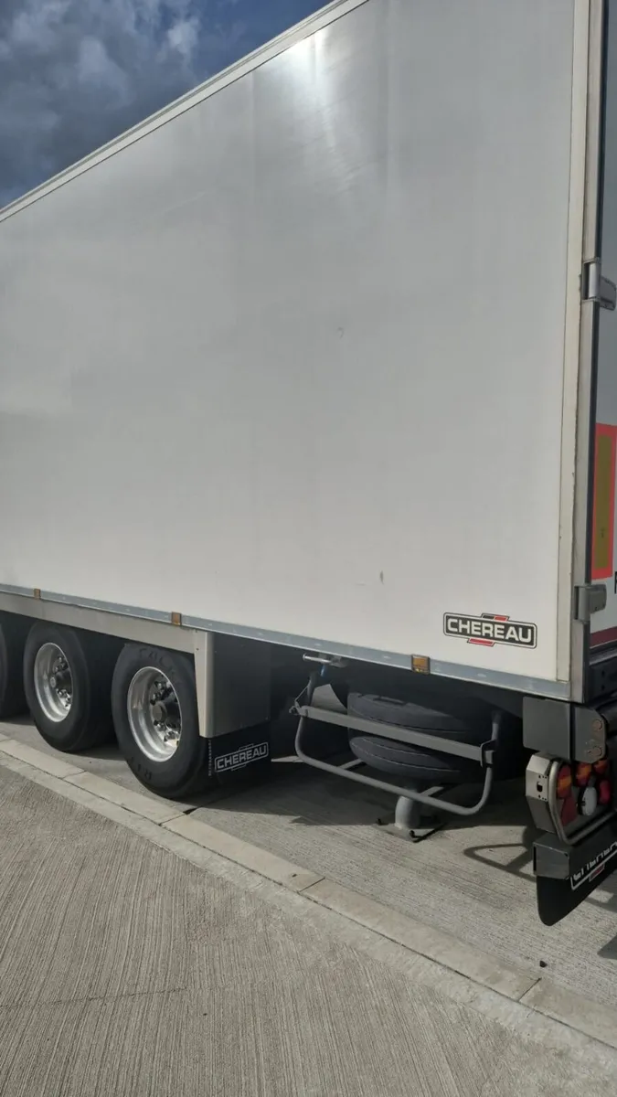 2022 chereau single temp fridge trailer - Image 1