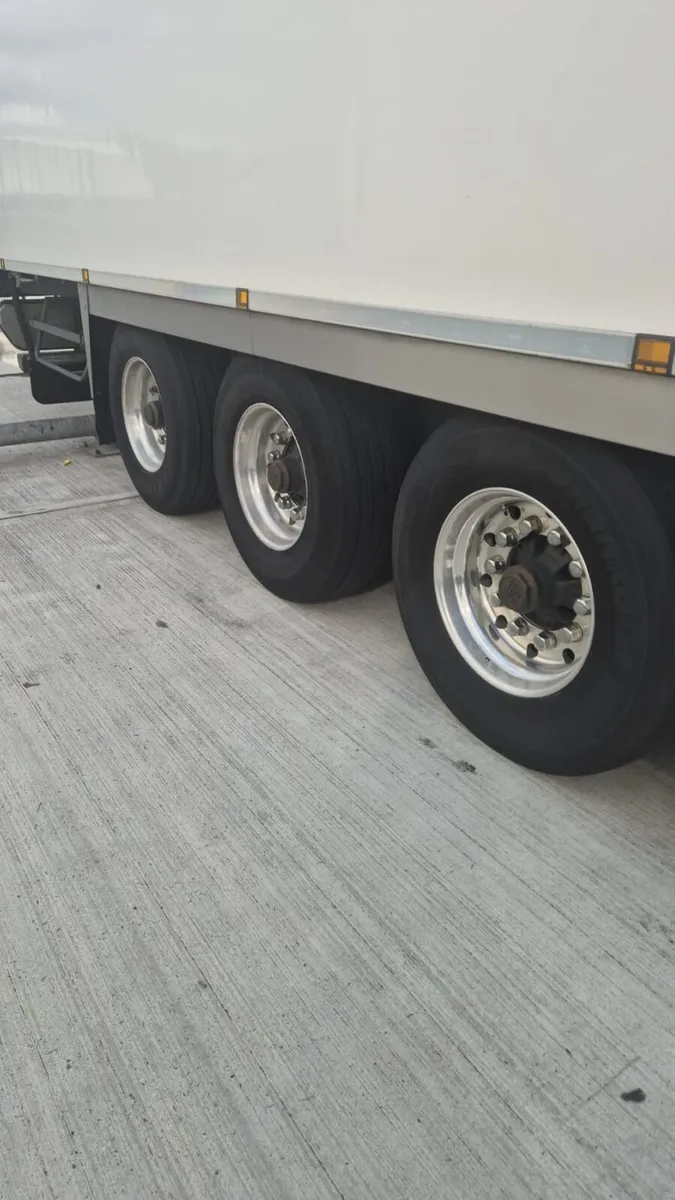 2022 chereau single temp fridge trailer - Image 3