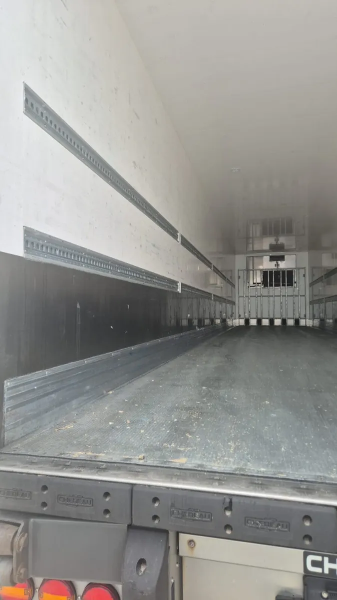 2022 chereau single temp fridge trailer - Image 4