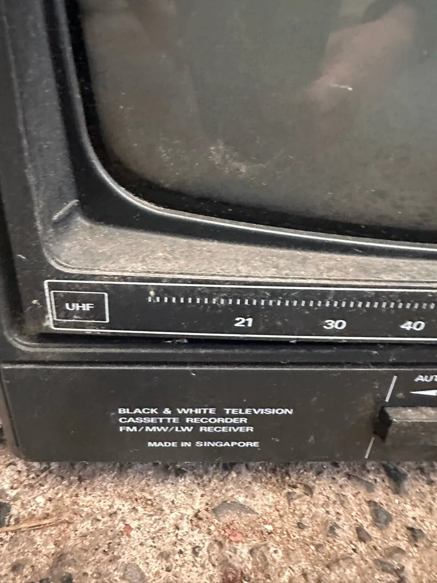 Vintage Hitachi black & white television - Image 3