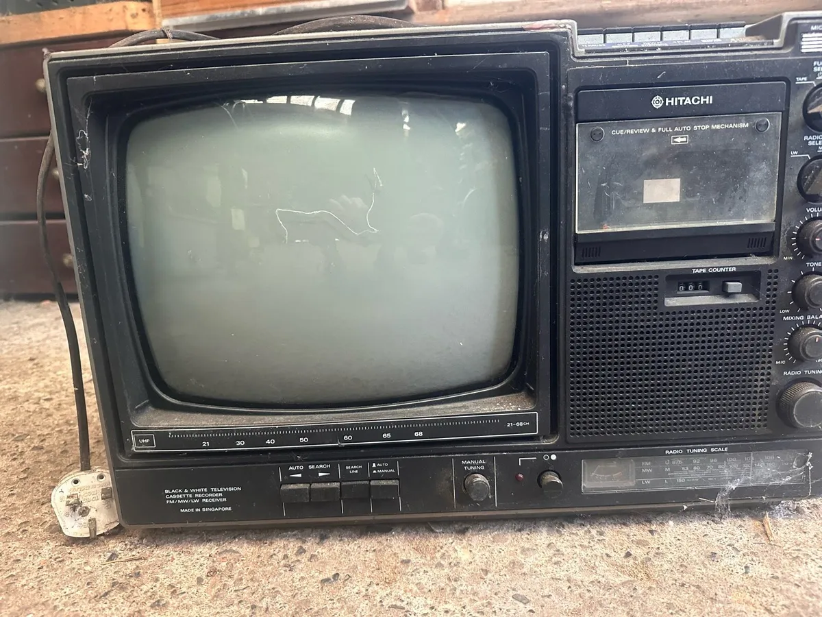 Vintage Hitachi black & white television - Image 4