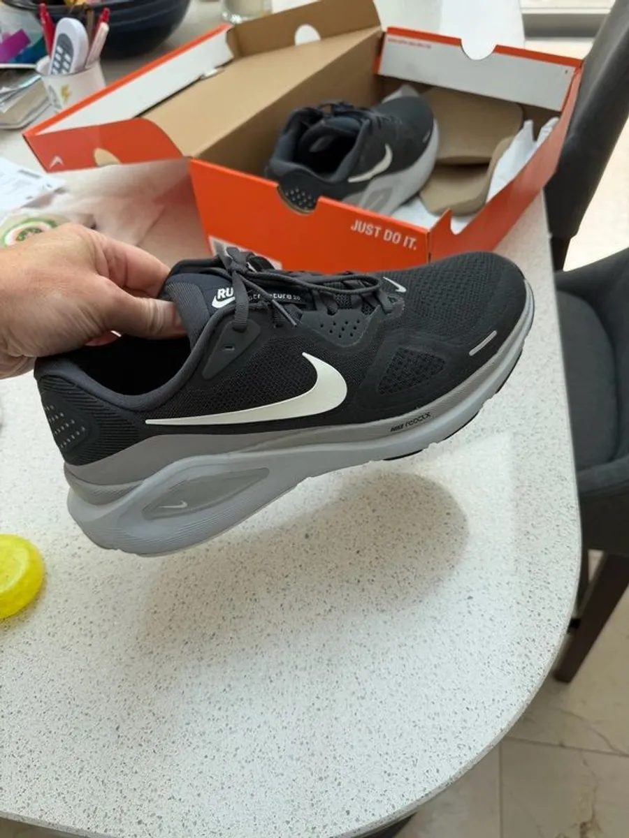 Nike - structure 26 - Image 1