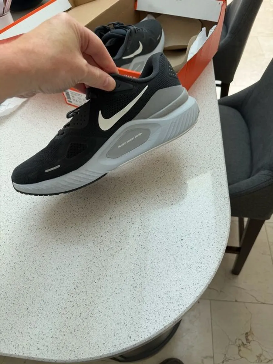 Nike - structure 26 - Image 3