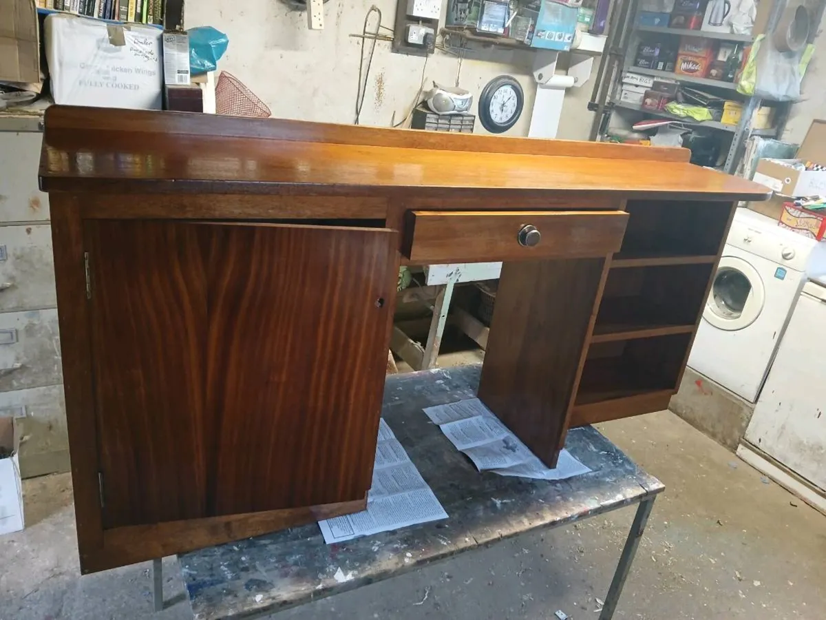 Vintage desk - Image 4