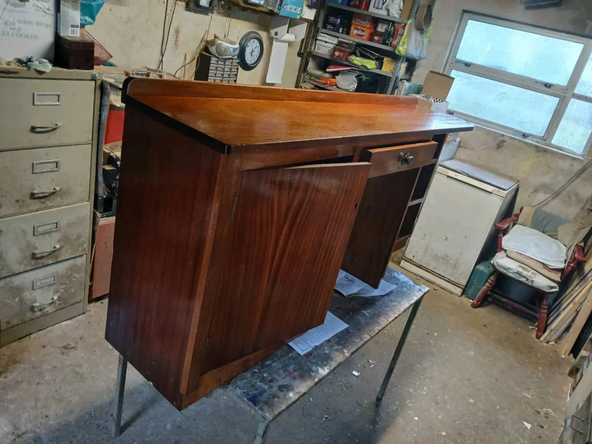 Vintage desk - Image 3