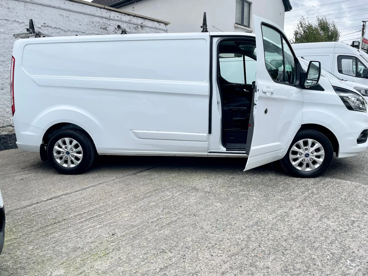 Ford Transit Custom  L2 2.0TDCI 130PS LIMITED,2023 - Image 3