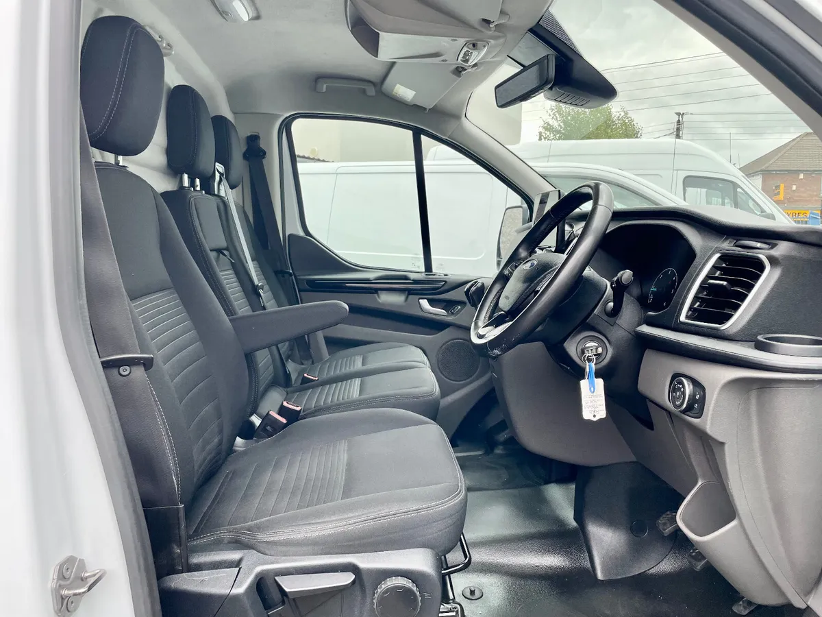 Ford Transit Custom  L2 2.0TDCI 130PS LIMITED,2023 - Image 4