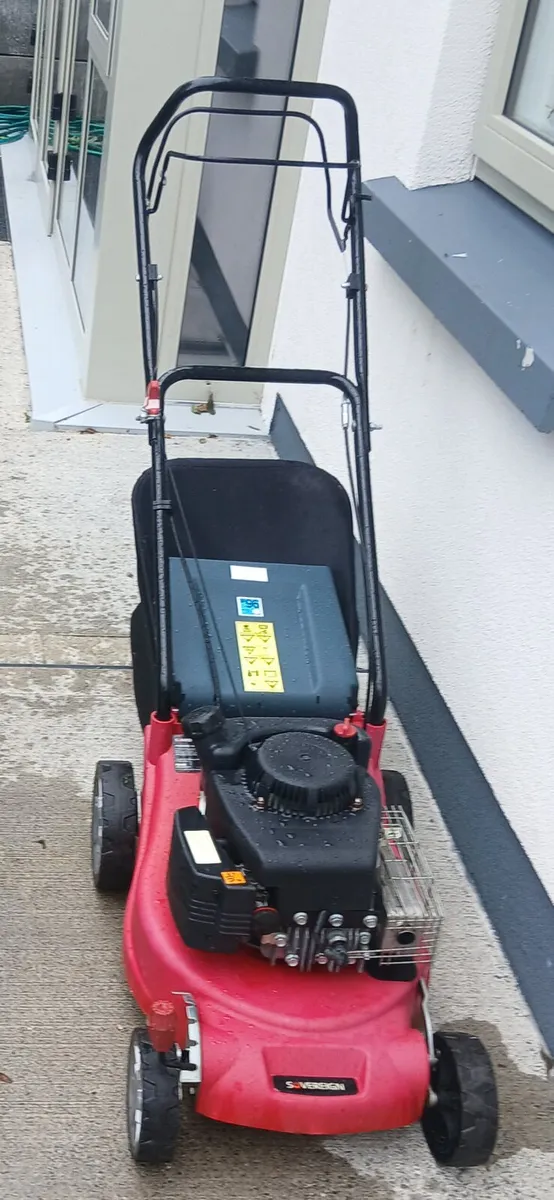 Self drive lawnmower