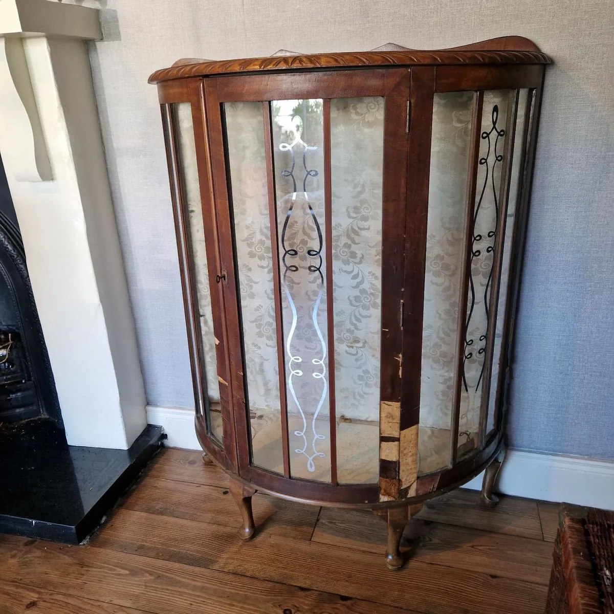Half Moon Cabinet - Image 1