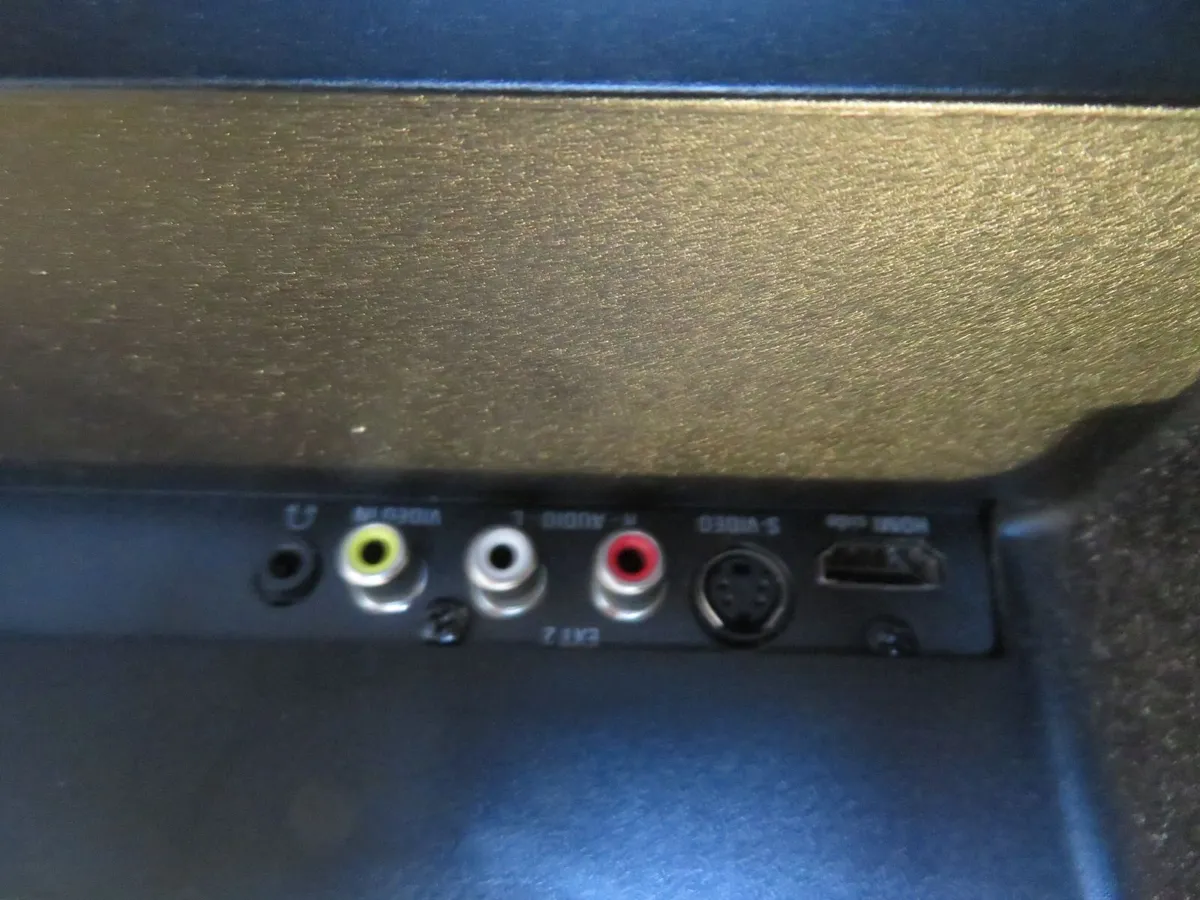 Television, 22 inch (no remote) - Image 4