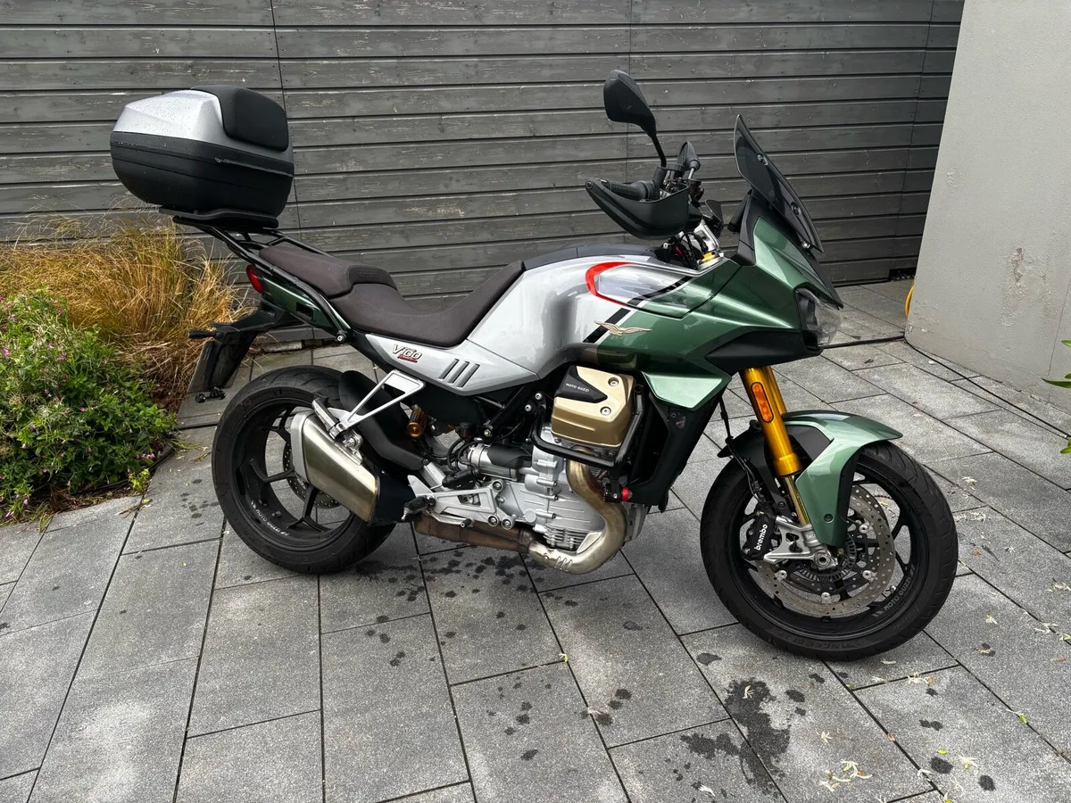 Moto Guzzi V100 Mandello S - Image 2