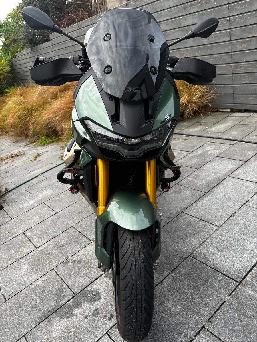 Moto Guzzi V100 Mandello S - Image 3