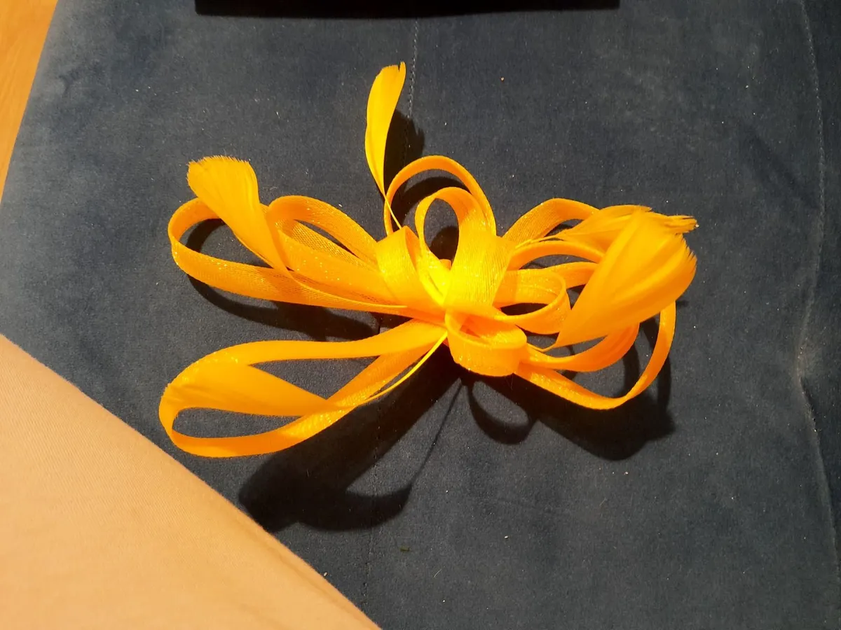 Hair piece s - Image 1