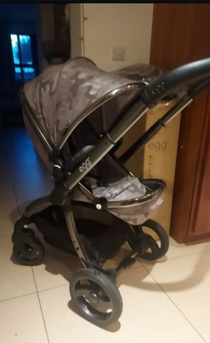 EGG Travel System / Buggy /Carrycot - Image 1