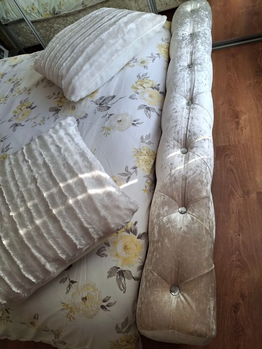Bed - Image 3