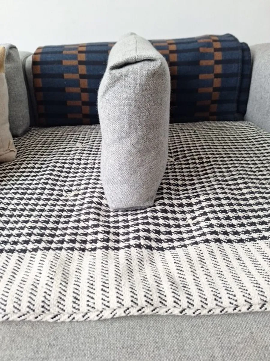 cushion - Image 2