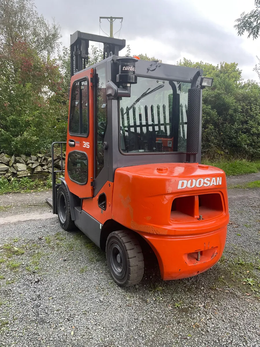 FORKLIFT - Image 2