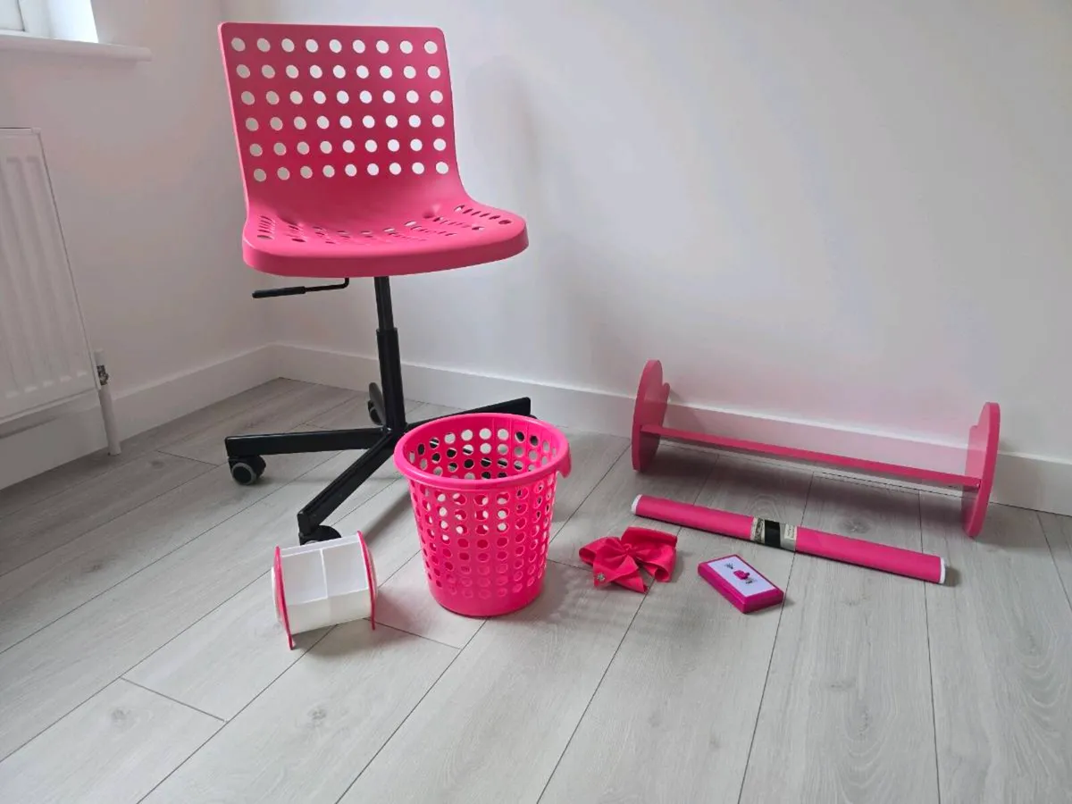 Room decor - Image 4