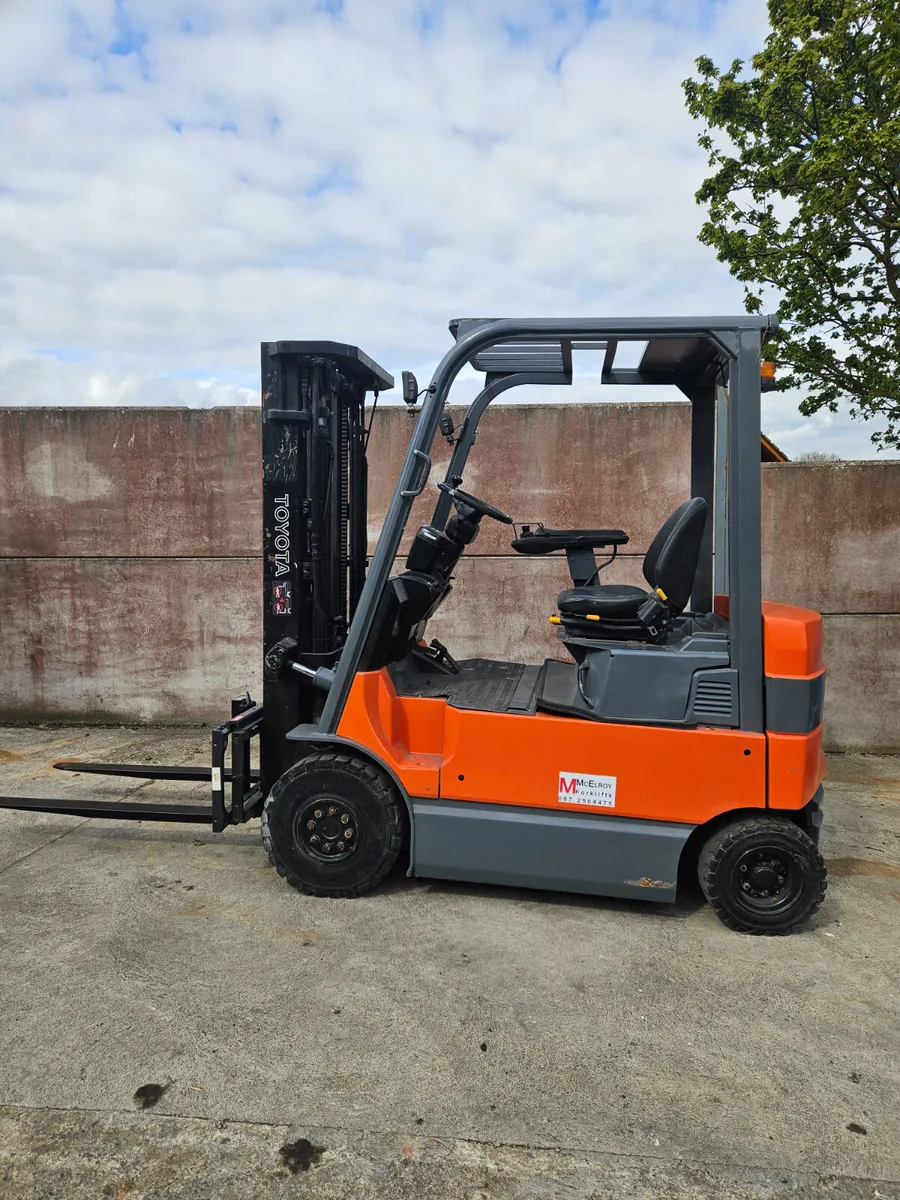 Toyota 2.5 Electric Forklift - Image 1