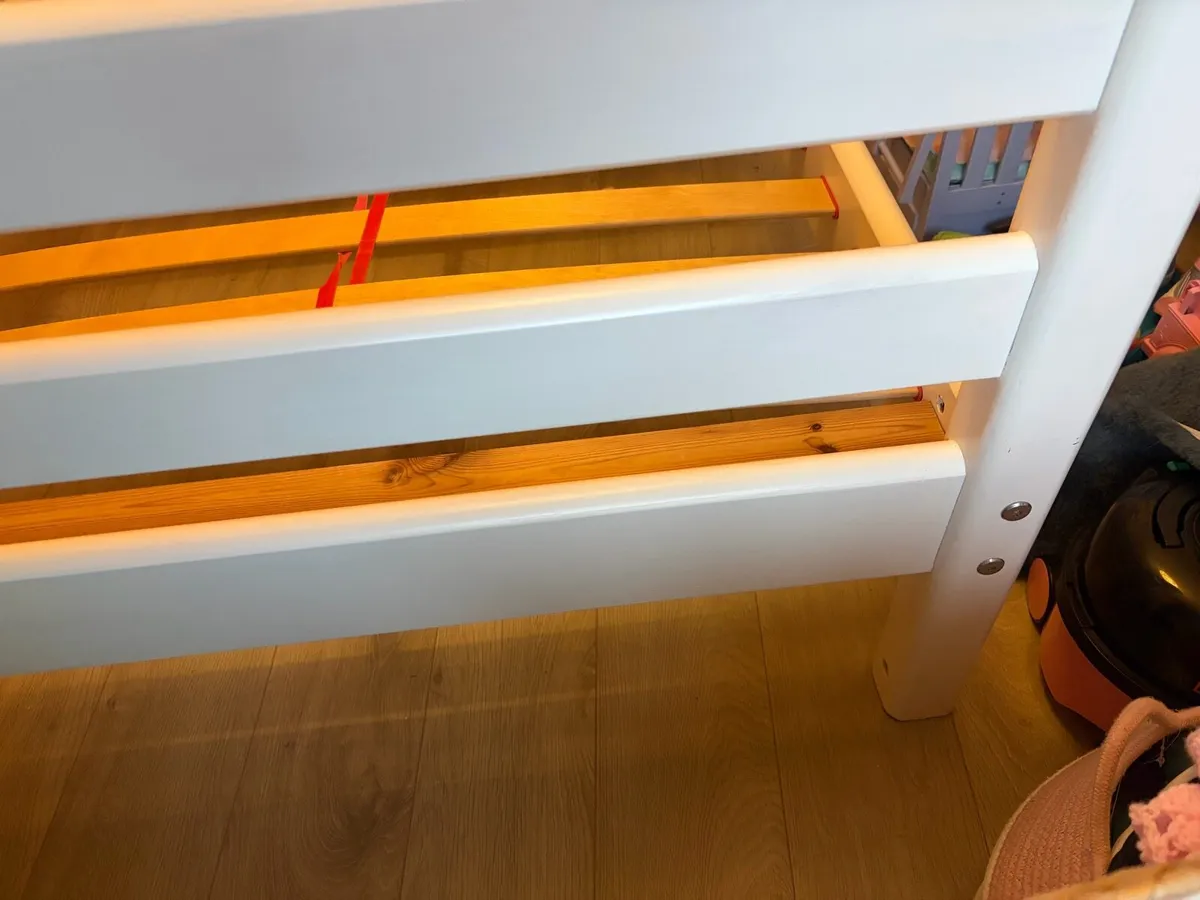 Bed - Image 3