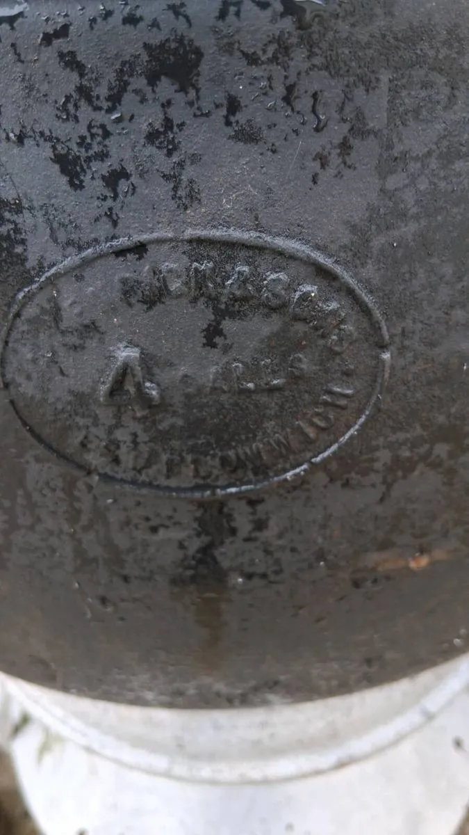 Cast iron pot - Image 2