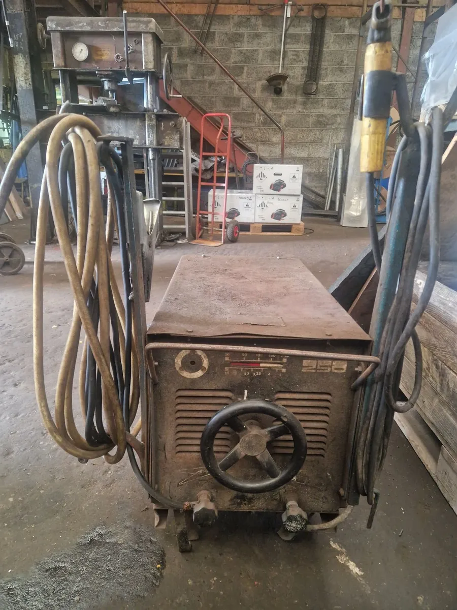 welder - Image 2