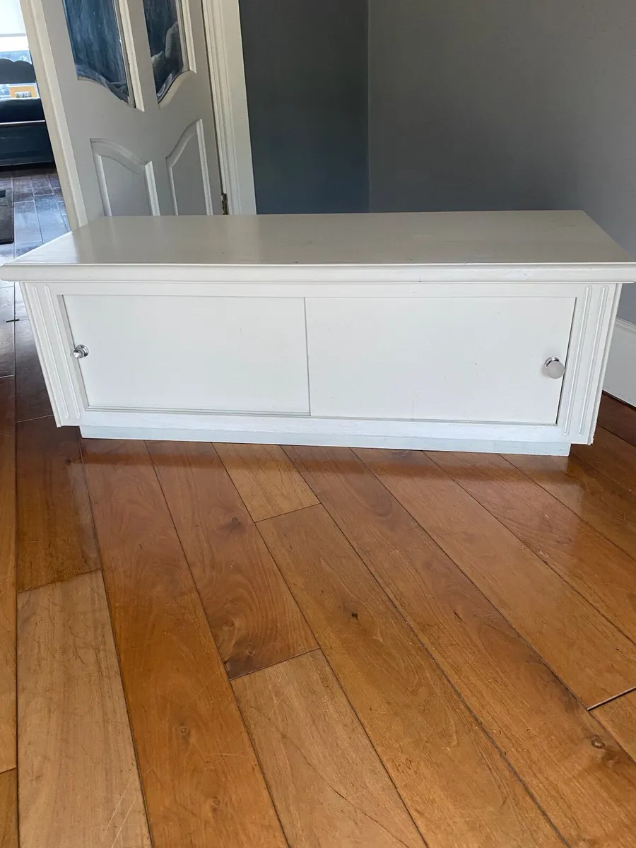 TV / Side Unit - Image 1