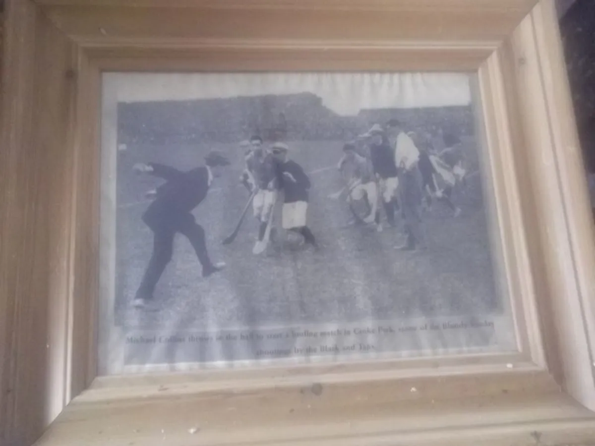 michael collins throw in the ball  to start a hurling match - Image 1
