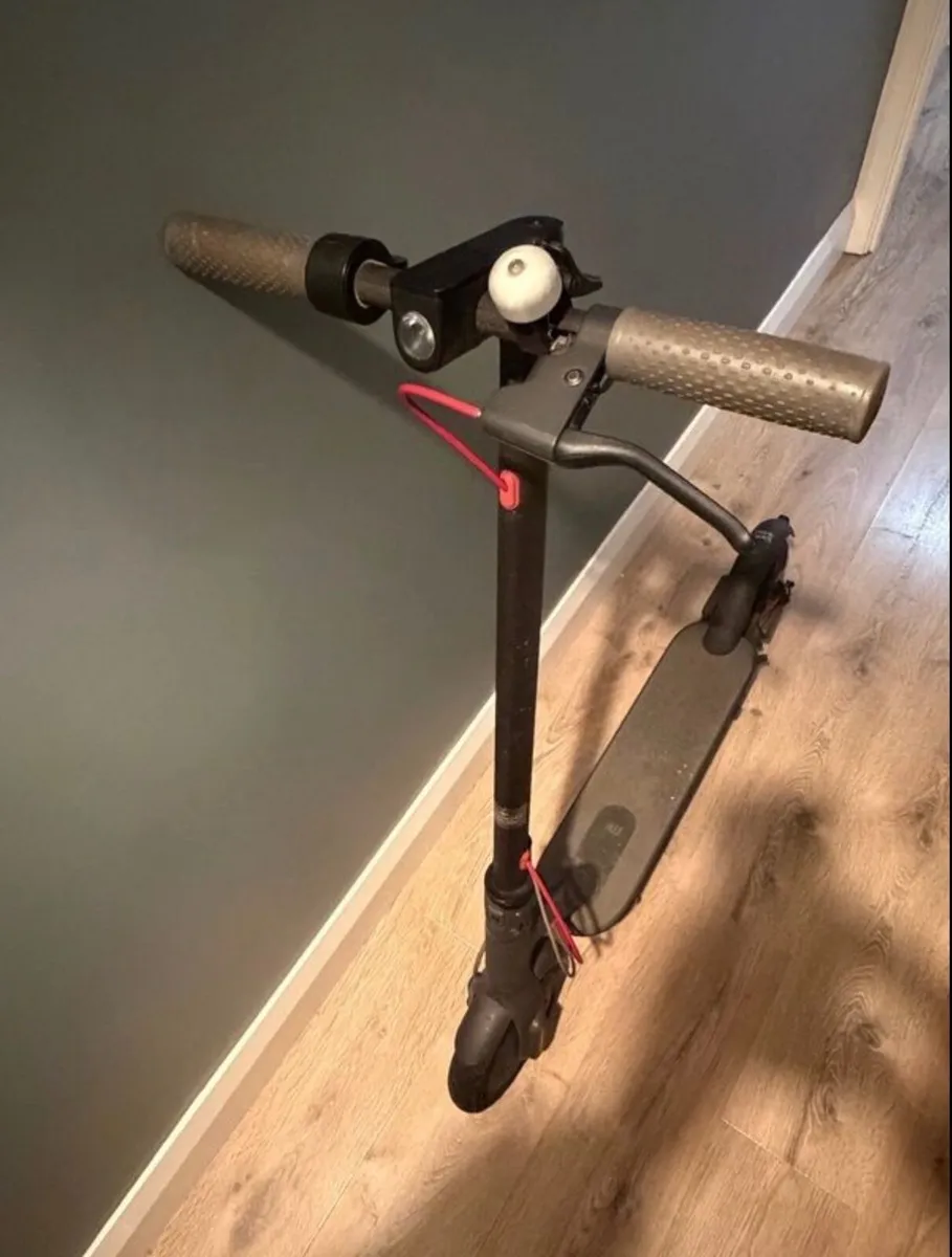 Xiaomi M365 Scooter - Image 2