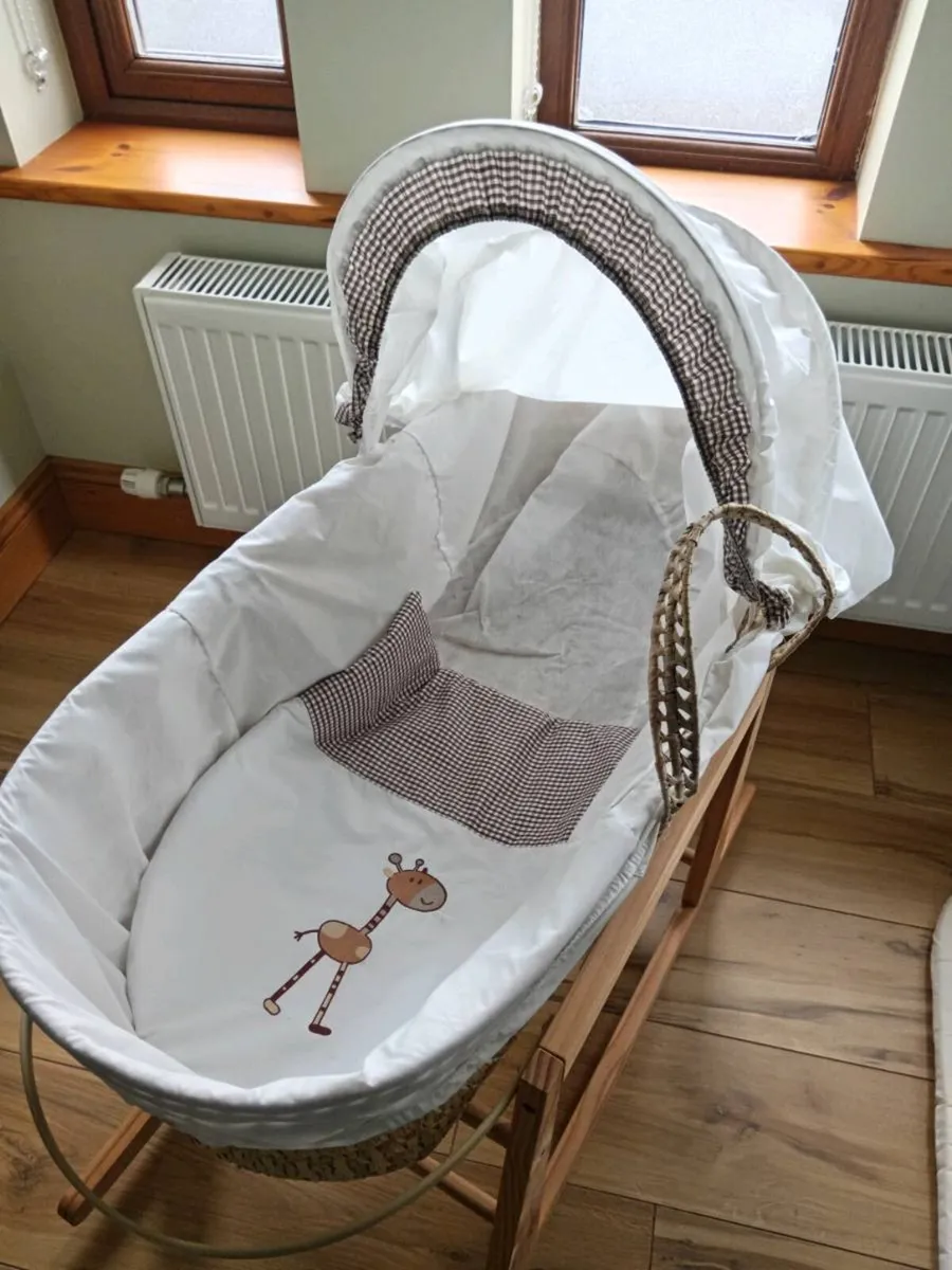 Moses basket with stand - Image 3