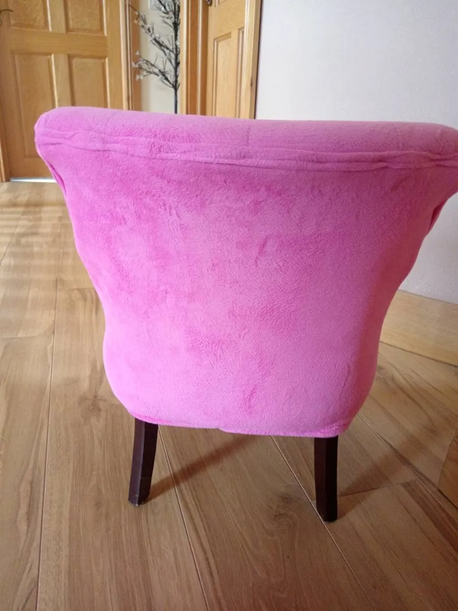 Child's pink chair - Image 2