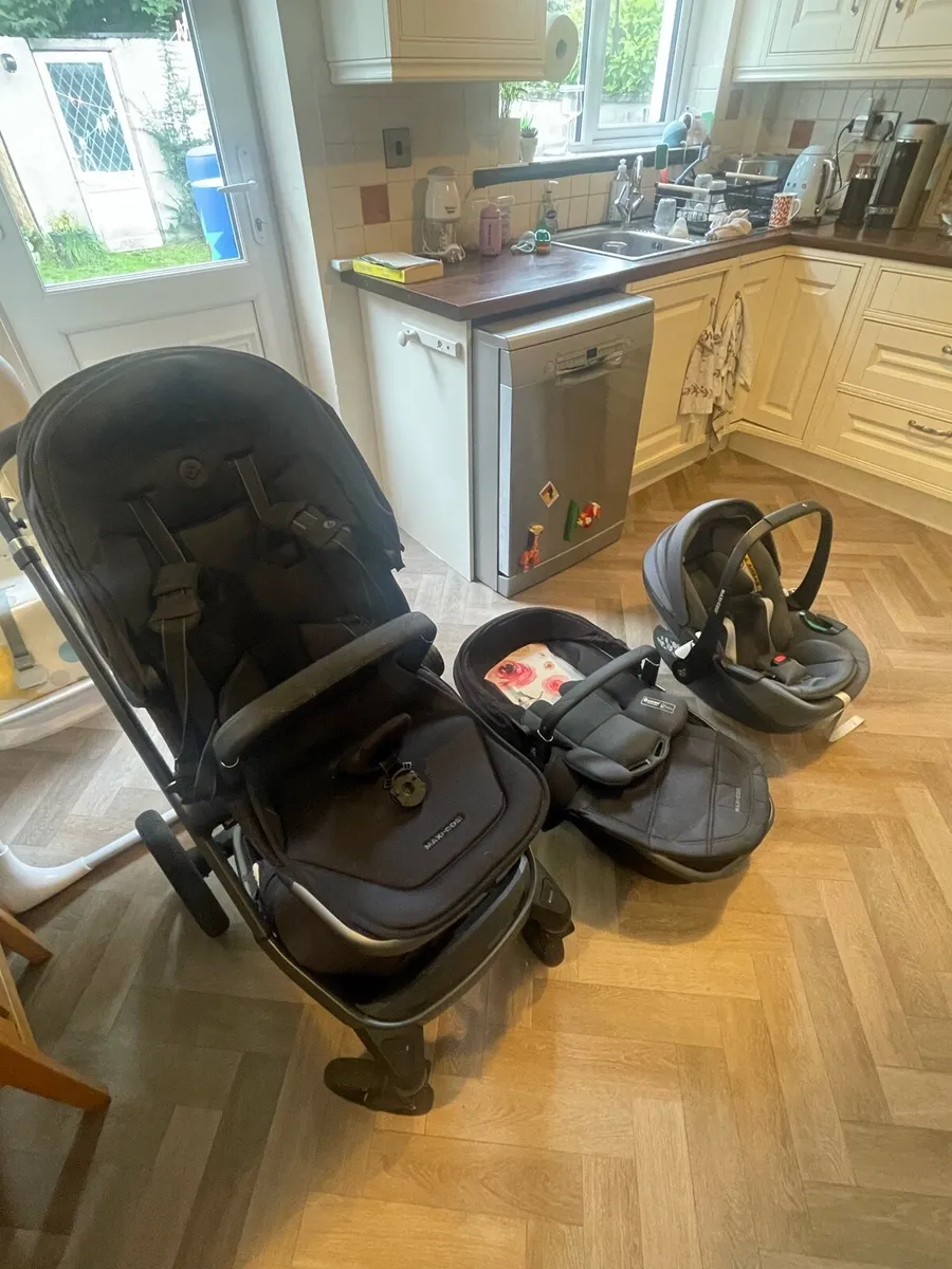 Maxi Cosi Fame-Pram and Car seat system - Image 1