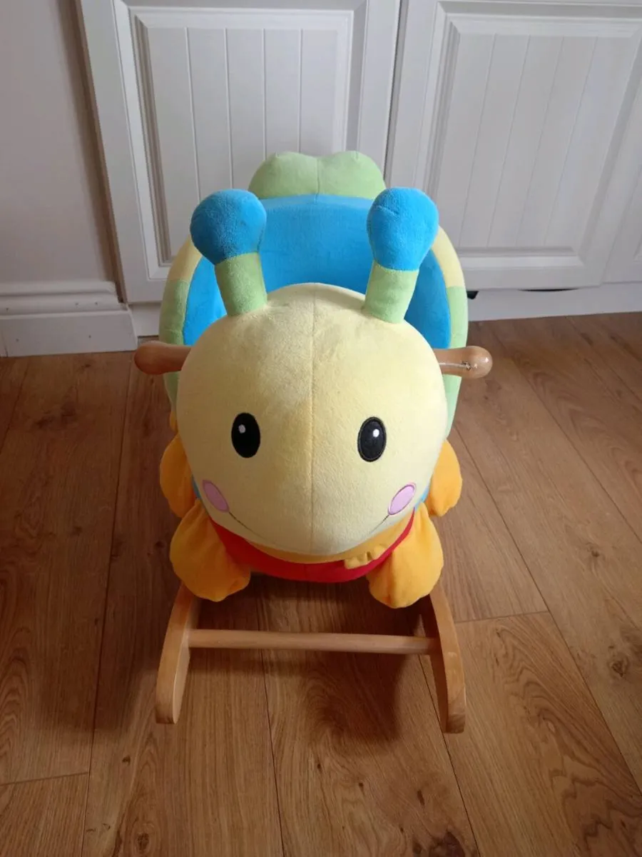 Rocking caterpillar - Image 1