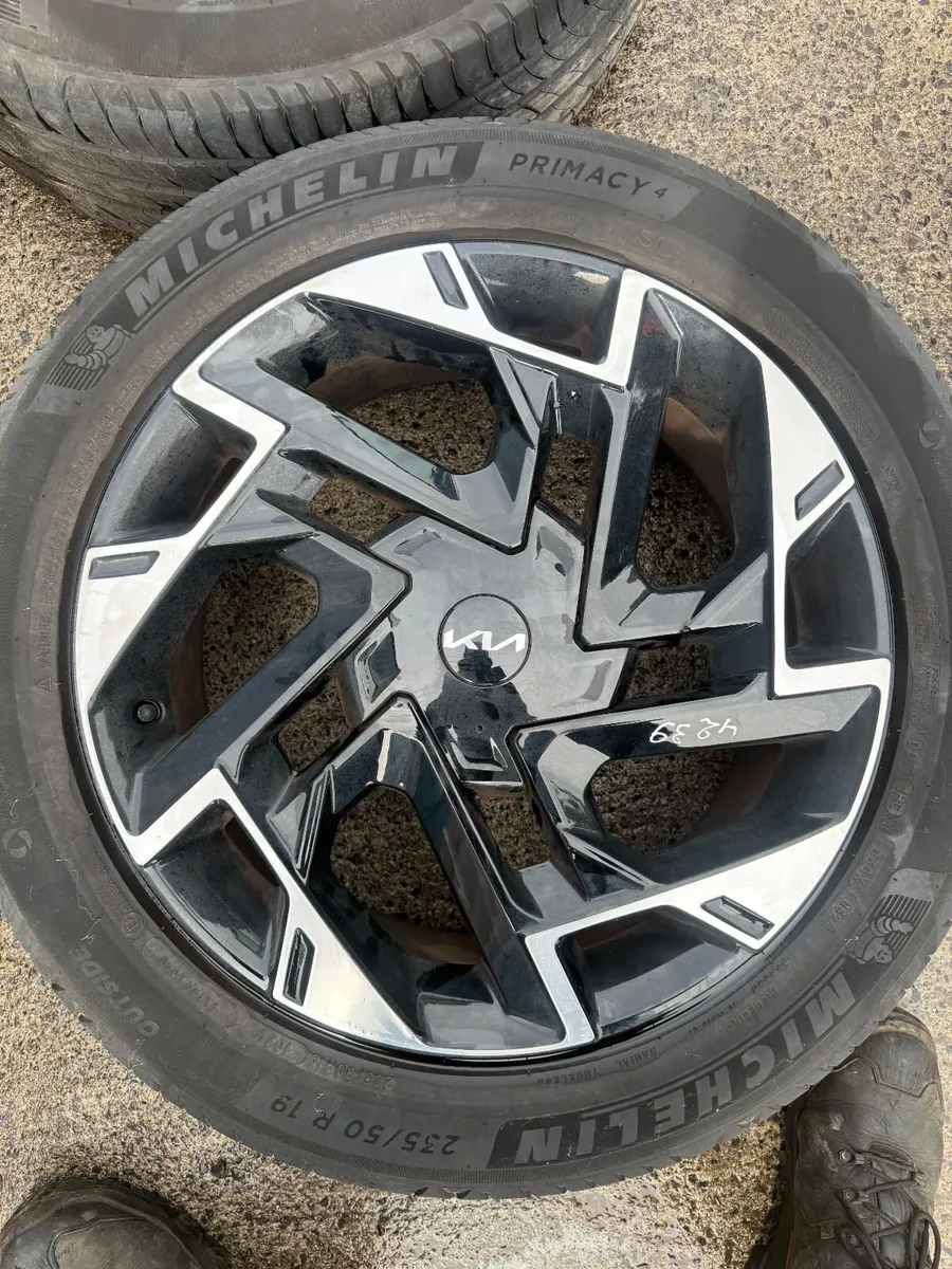 2025 KIA SPORTAGE 19" ALLOY WHEELS - Image 1