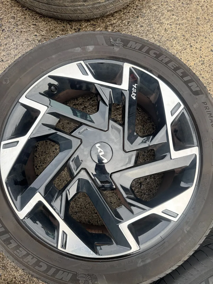 2025 KIA SPORTAGE 19" ALLOY WHEELS - Image 2