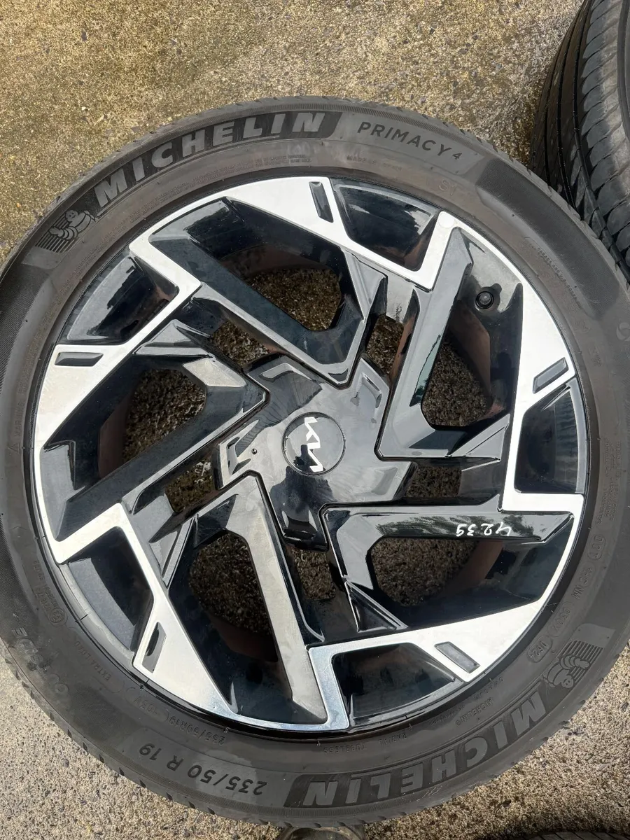 2025 KIA SPORTAGE 19" ALLOY WHEELS - Image 3
