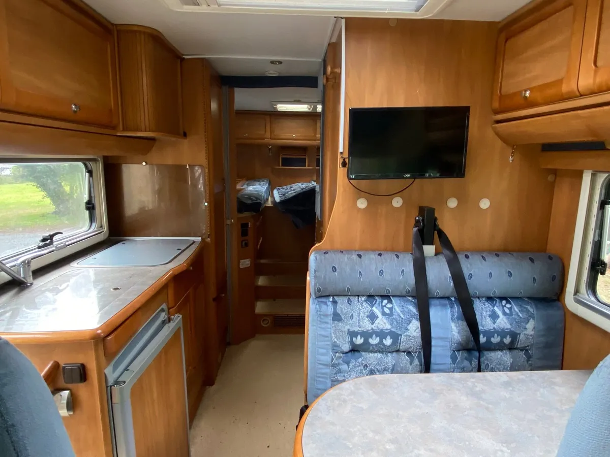 Camper van - Image 3