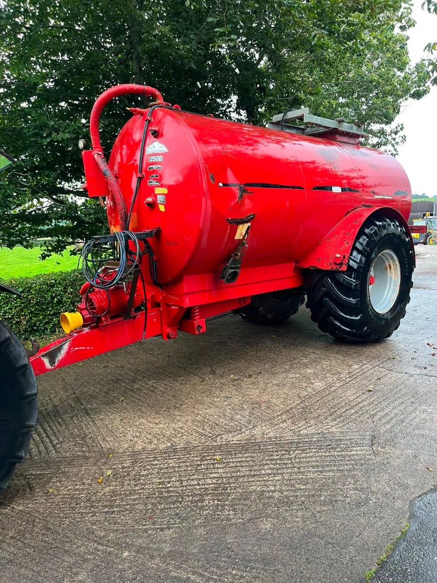 Hi Spec 2500 gallon Slurry Tanker - Image 2