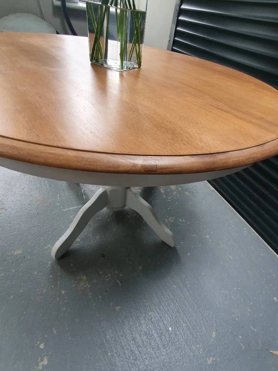 4 seater oak dining table - Image 4