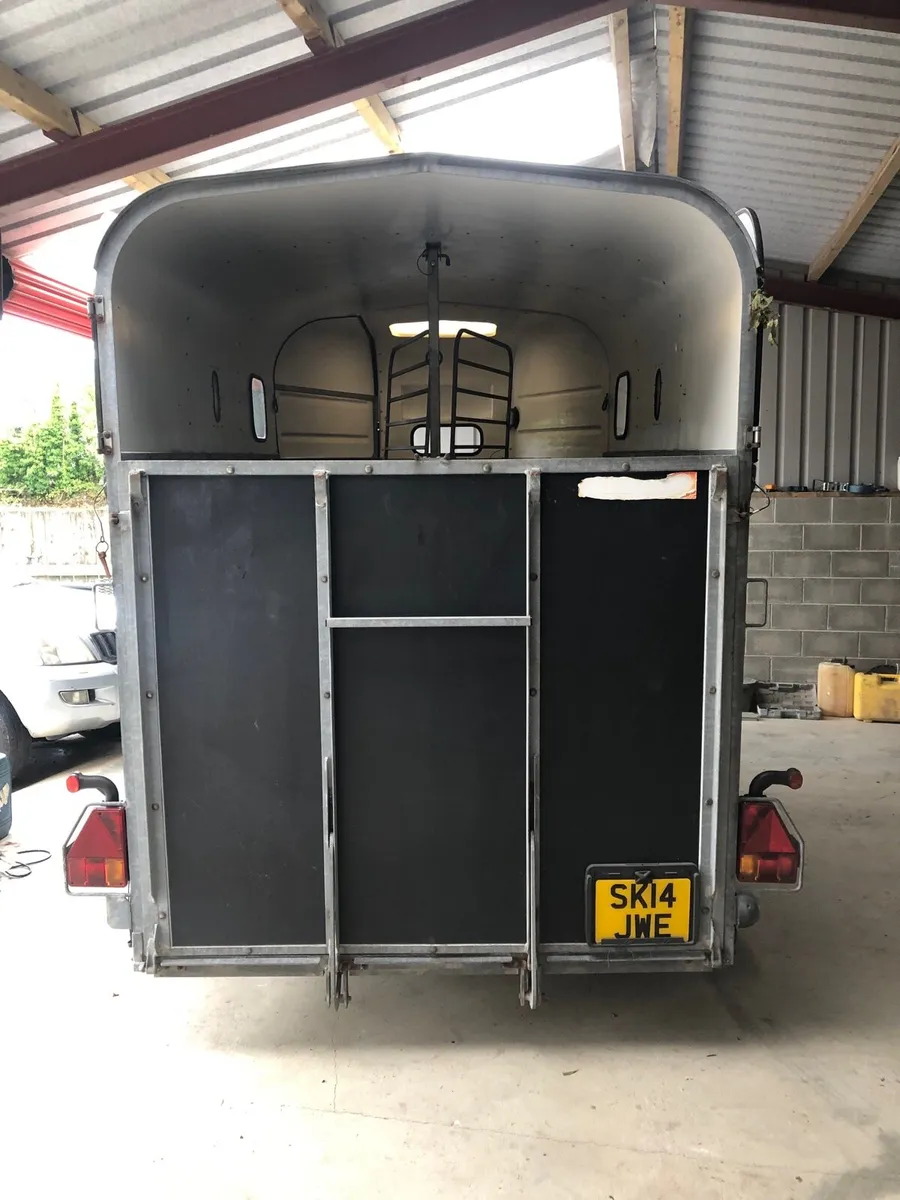 3 Horse Trailer - Image 3