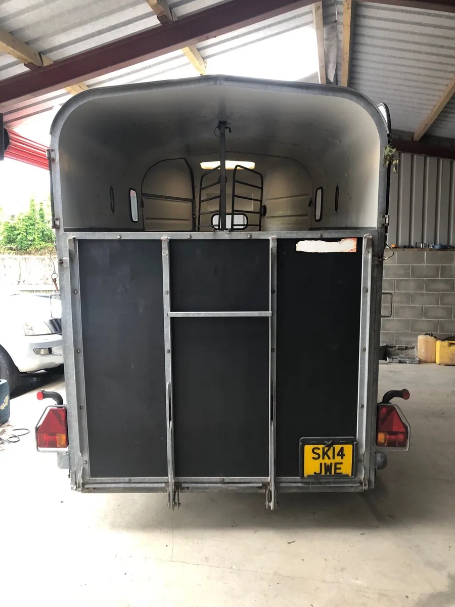 3 Horse Trailer - Image 4