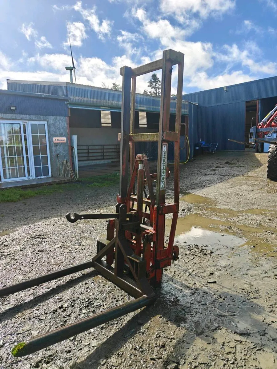 Bale Mast - Image 2