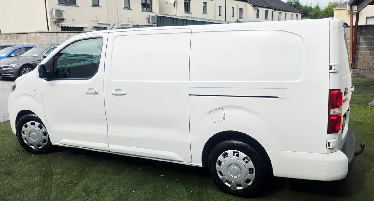 Toyota Proace LWB NEW DOE 08.27 2.0TD 150BHP - Image 3