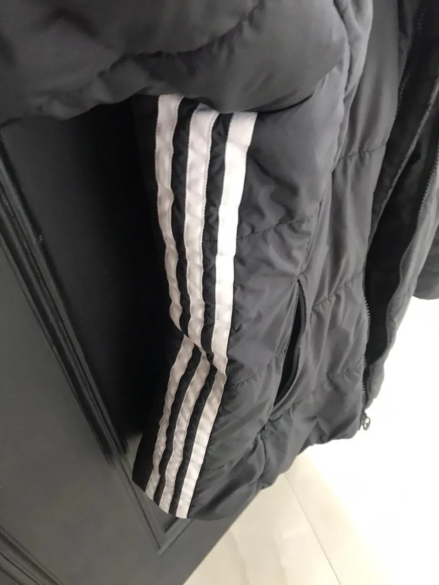 Women’s adidas jacke - Image 2