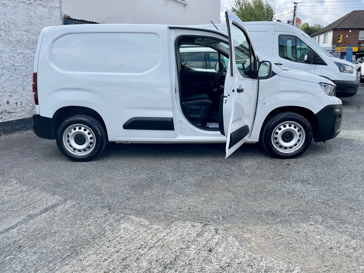 Peugeot Partner Active Plus 1.5HDI Diesel SWB,2023 - Image 3