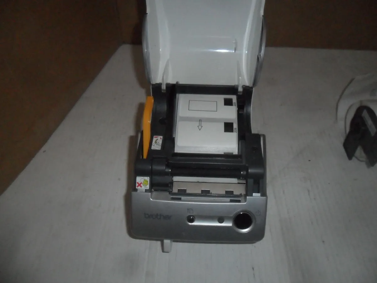 Brother QL500 High Speed Label Printer - Image 3