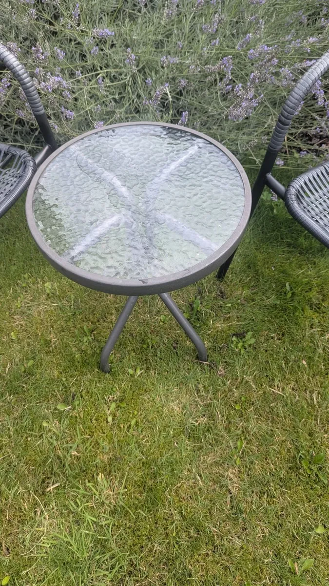Garden chairs & table - Image 3