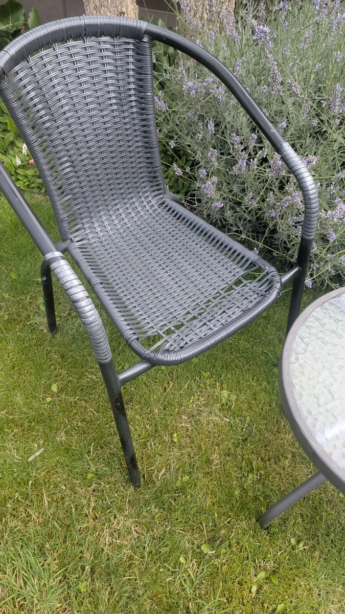 Garden chairs & table - Image 4