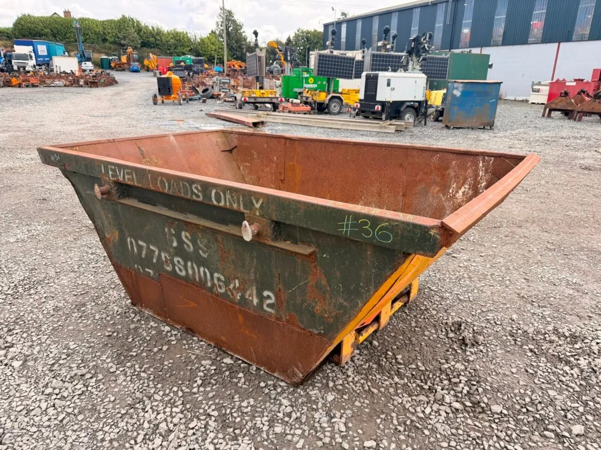 4 yard yrd chain lift builders rubbish rubble skip - Image 1