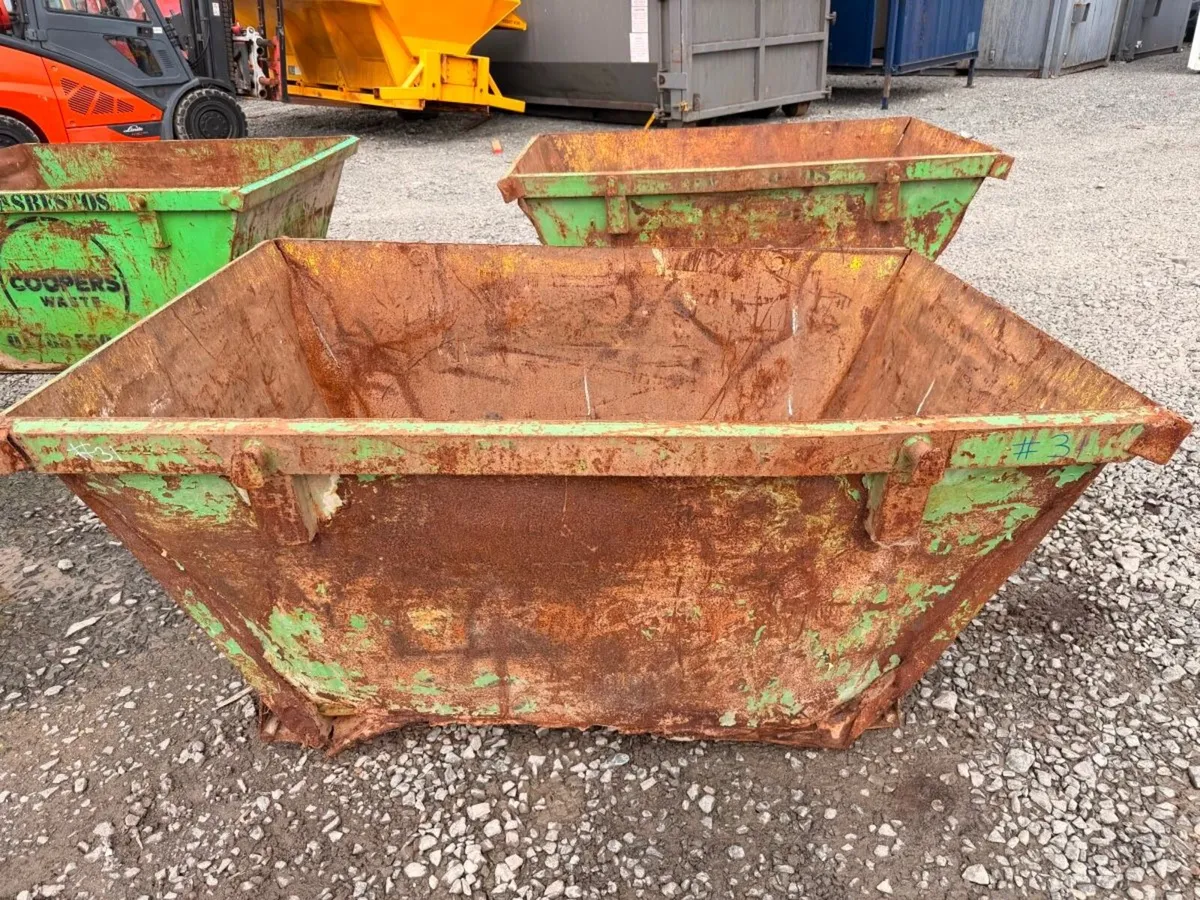 2 yard yrd chain lift builders rubbish rubble skip - Image 4